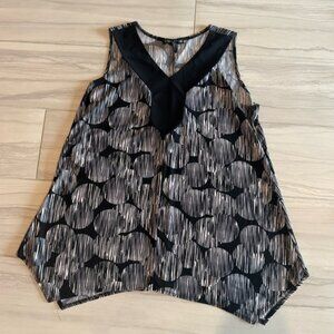 Susie in the City Women’s Monochrome Black and White Patterned Sleeveless Top